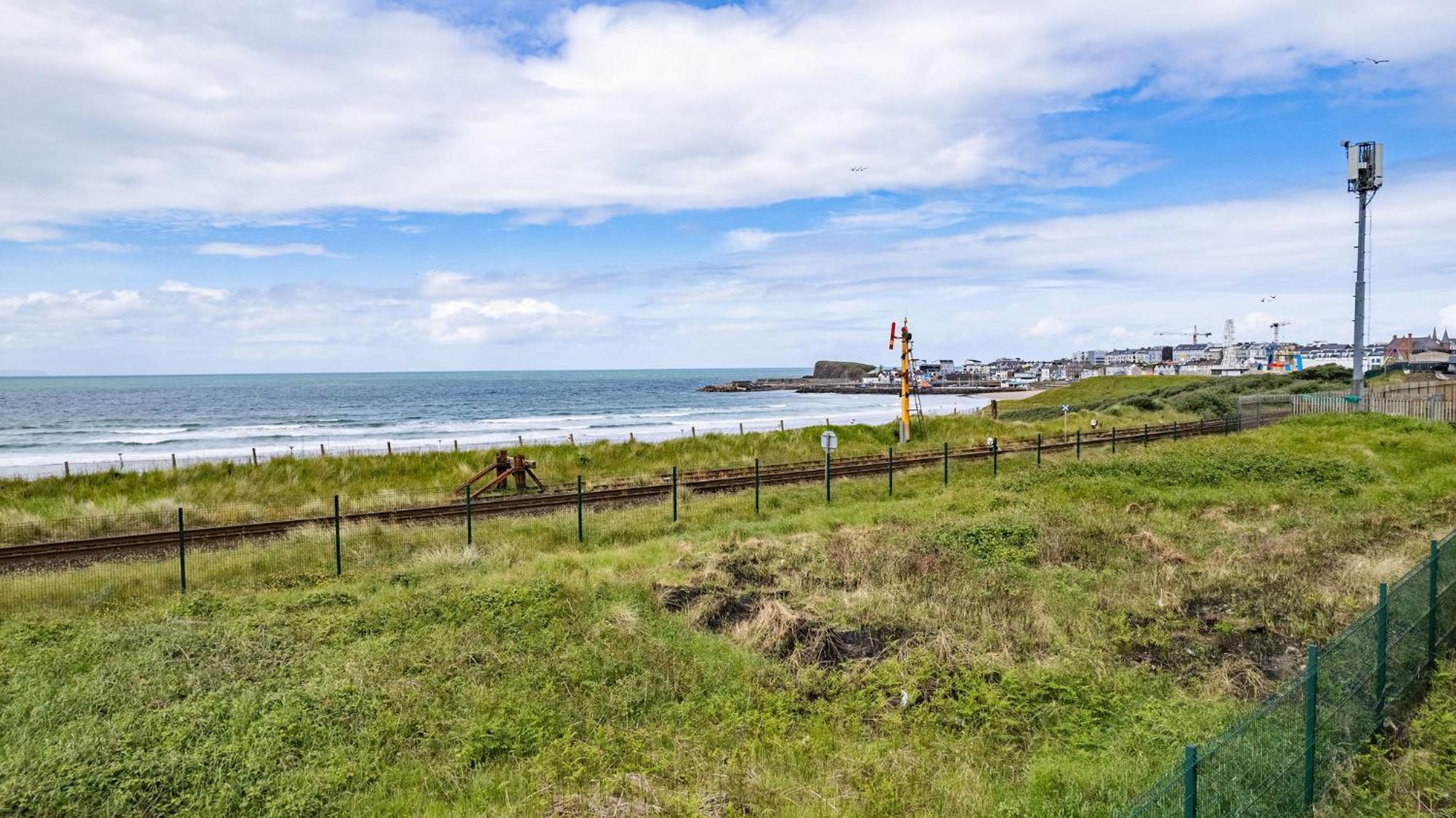 Ferienwohnung 6 Dunluce Park - Portrush By The Sea Exterior foto