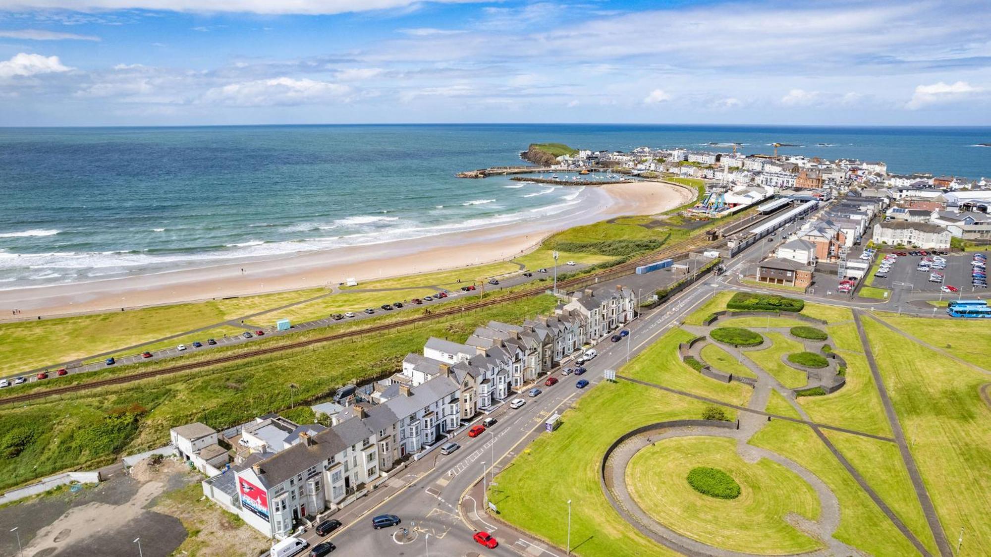 Ferienwohnung 6 Dunluce Park - Portrush By The Sea Exterior foto