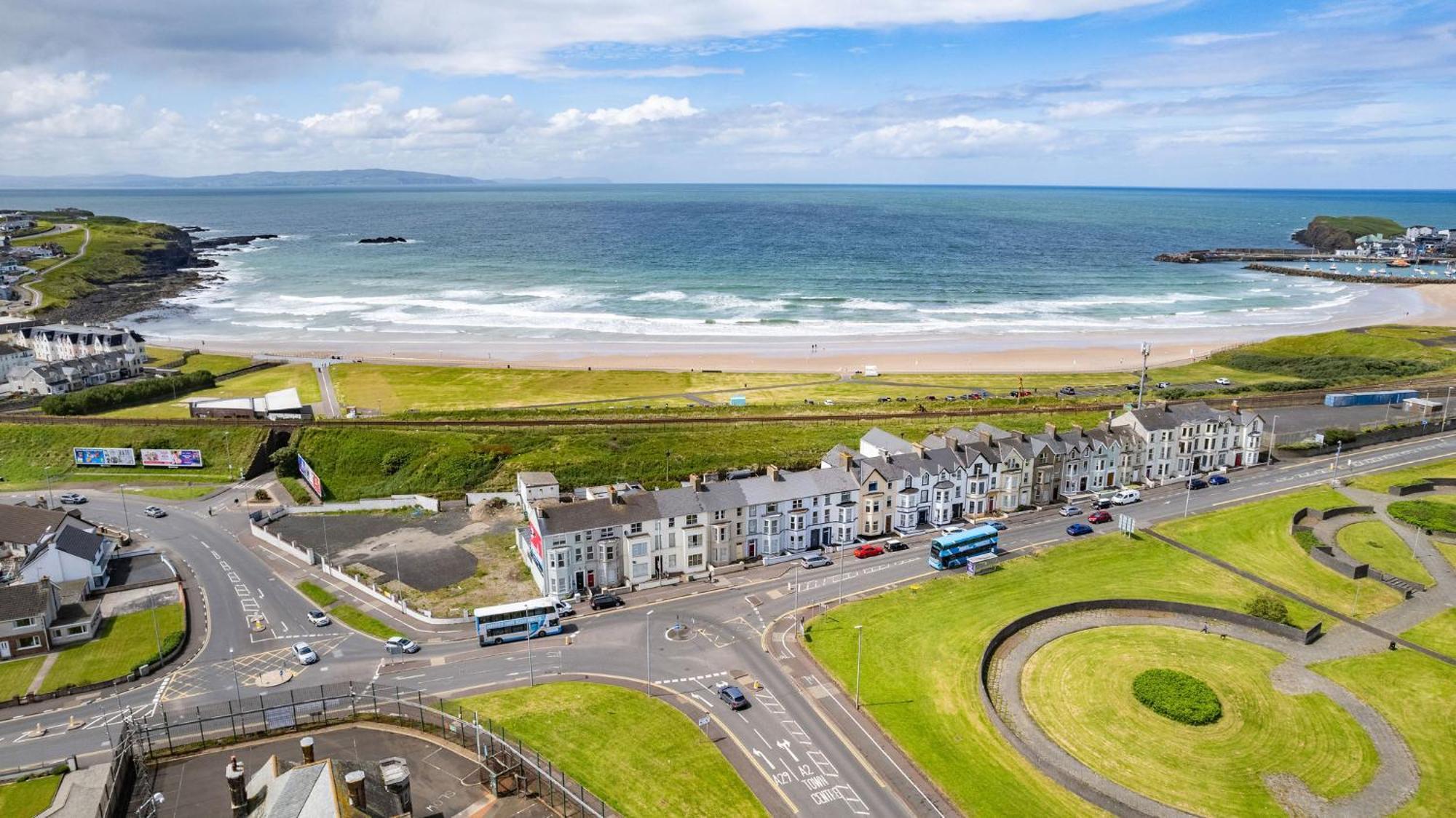 Ferienwohnung 6 Dunluce Park - Portrush By The Sea Exterior foto