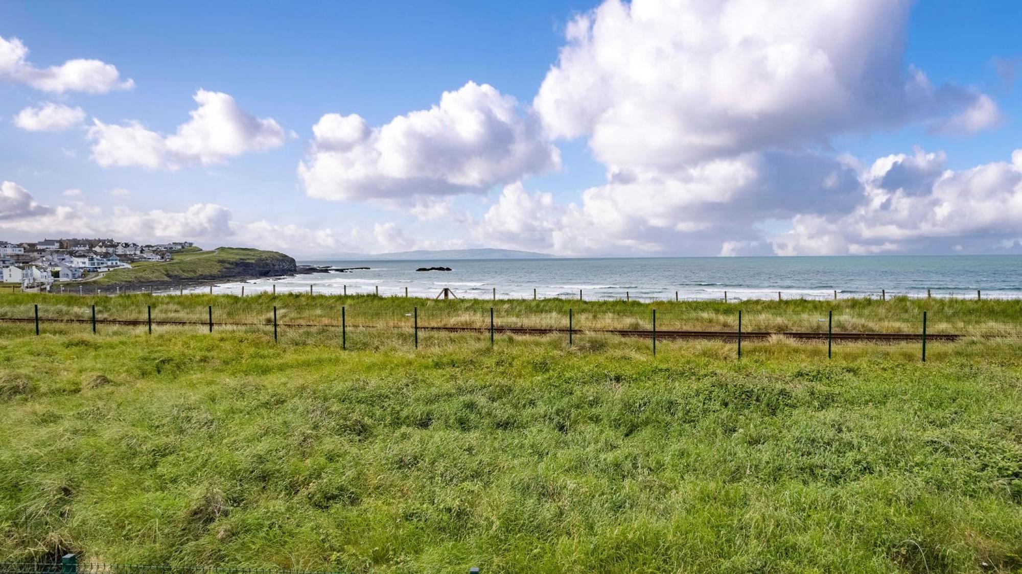 Ferienwohnung 6 Dunluce Park - Portrush By The Sea Exterior foto