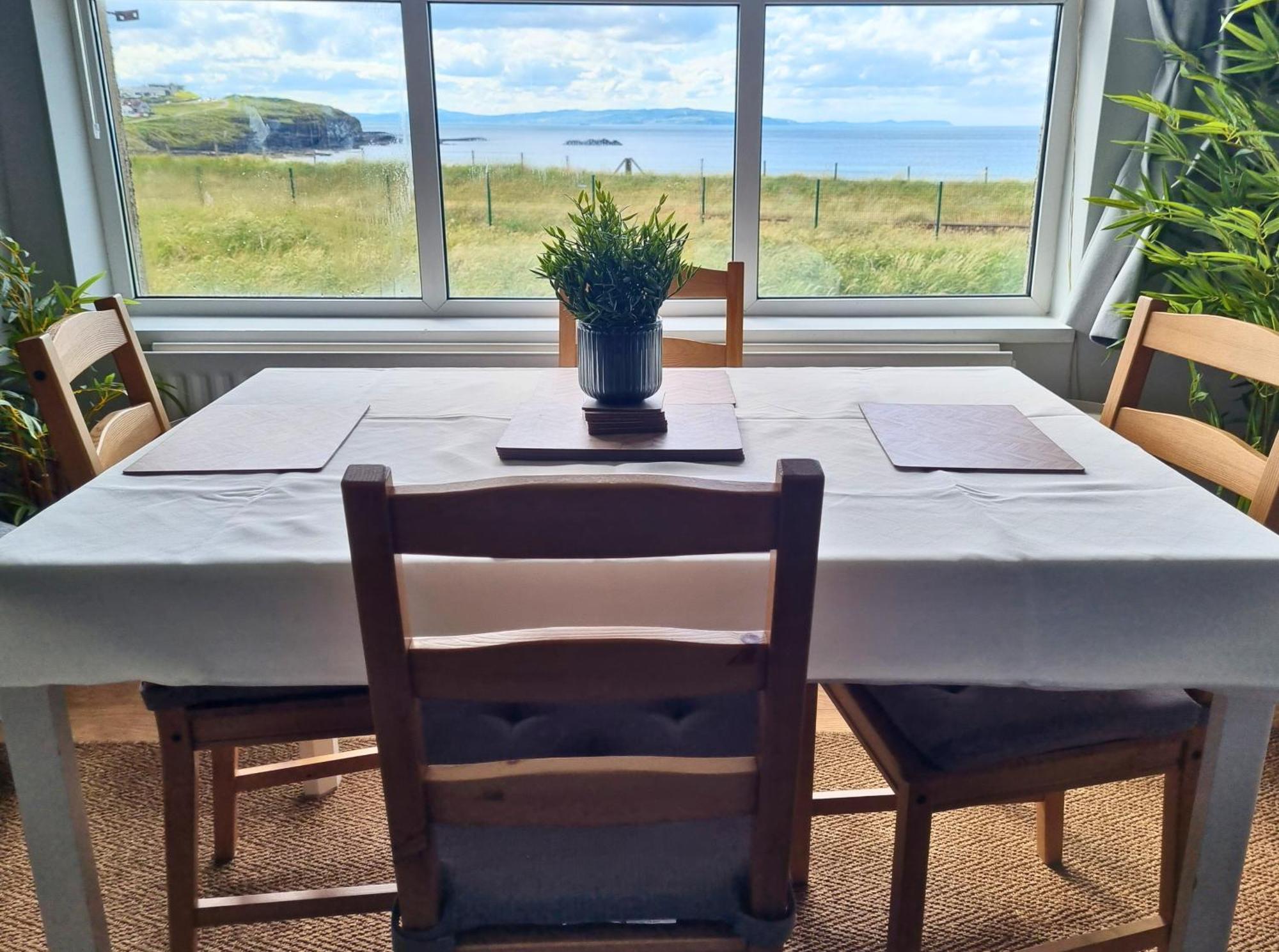 Ferienwohnung 6 Dunluce Park - Portrush By The Sea Exterior foto